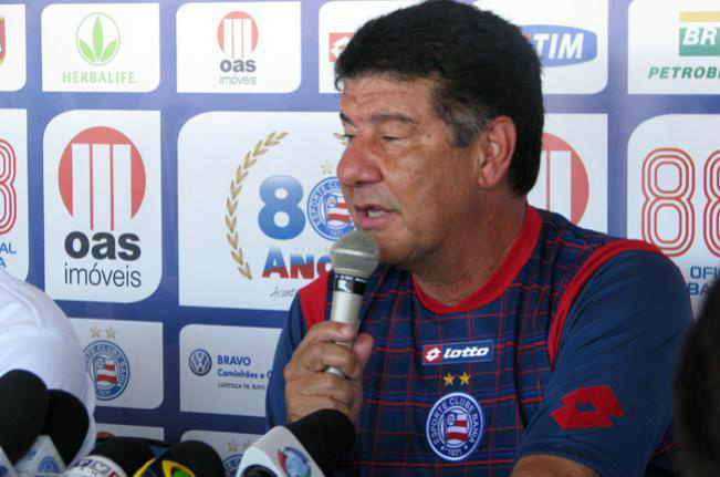 Joel Santana deve ser anunciado novo treinador do Flamengo