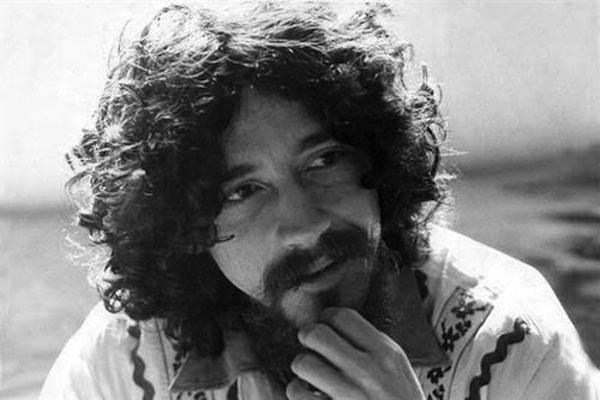 Raul Seixas morria há 26 anos como pioneiro do rock