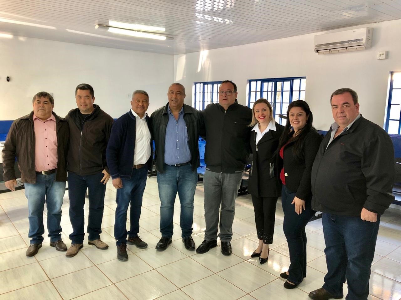 Vereadores prestigiando a inauguração das obras de ampliação e reforma do posto de saúde / Foto: Assessoria