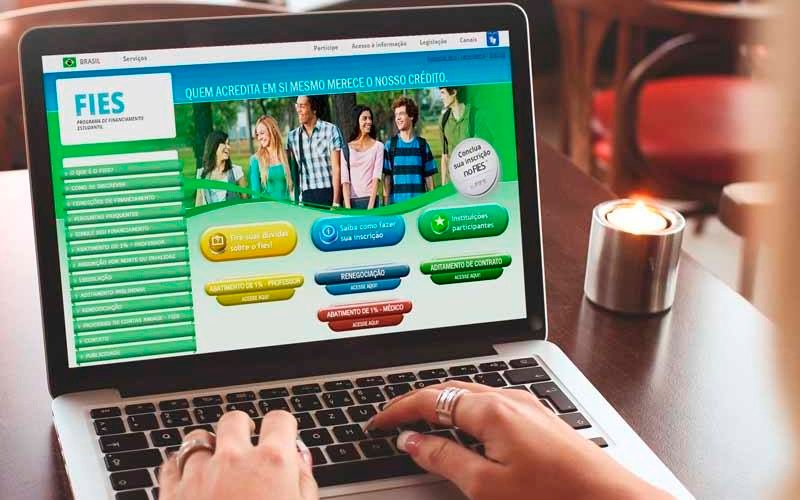 Os estudantes selecionados no P-Fies devem comparecer à instituição de ensino para validar as informações prestadas na hora da inscrição a partir desta quarta-feira (10)