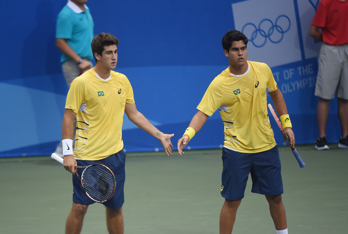 Dupla brasileira de tênis avança à final nos Jogos de Nanquim 2014