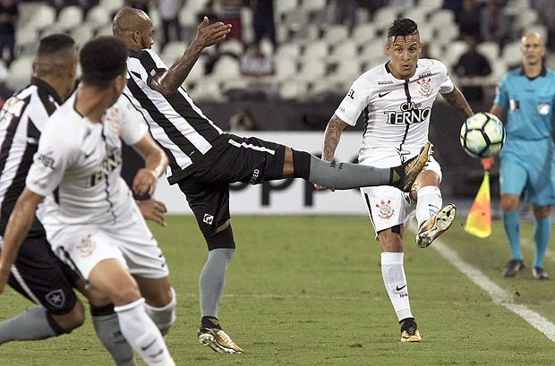 Corinthians perde para Botafogo e diminui vantagem na liderança Foto: Divulgação