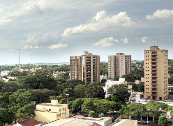 MS tem uma população de 2,4 milhões de habitantes População de Dourados subiu para 196.068 habitantes em relação ao censo de 2000.(Foto: Marcos Ribeiro)