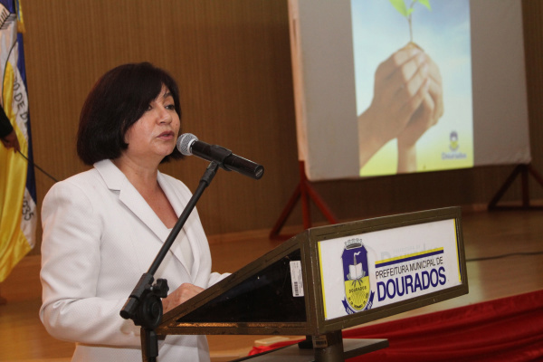 Eventos marcam os 75 anos de Dourados Prefeita Délia Razuk apresenta programação do aniversário de Dourados.(Foto: Aparecido Frota)
