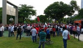 Recife - Manifestantes favoráveis ao ex-presidente Lula fazem ato em Recife Sumaia Oliveira/Agência Brasil
