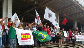 Belo Horizonte - Manifestantes favoráveis ao ex-presidente Lula fazem ato em Belo Horizonte Léo Rodrigues/Agência Brasil