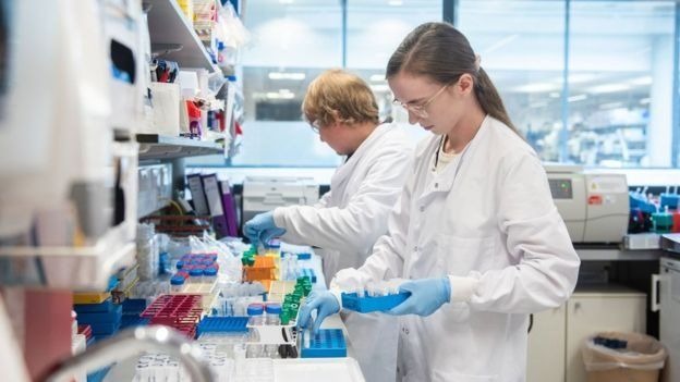 'O fato de uma pessoa escolher não se vacinar ou não usar uma máscara não é uma escolha individual e repercute de forma bastante significativa na sociedade como um todo', diz cientista brasileiro. Foto: Oxford University