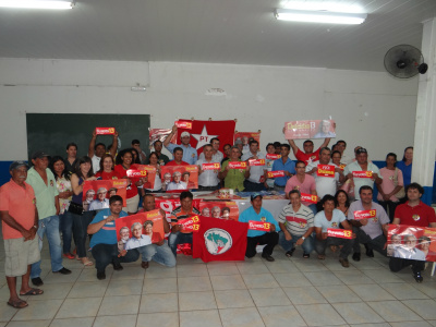 Sete partidos de Amambai declaram apoio para Dilma e Delcídio Lideranças políticas manifestando apoio as candidaturas de Dilma Rousseff e Delcídio do AmaralFoto: Moreira Produções