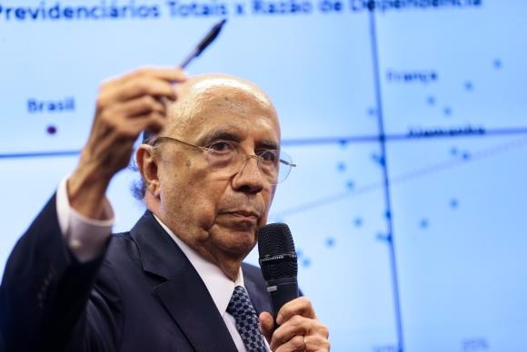 Reformas vão garantir crescimento sustentável De acordo com ministro, governo conclui medidas que vão gerar mais competitividade