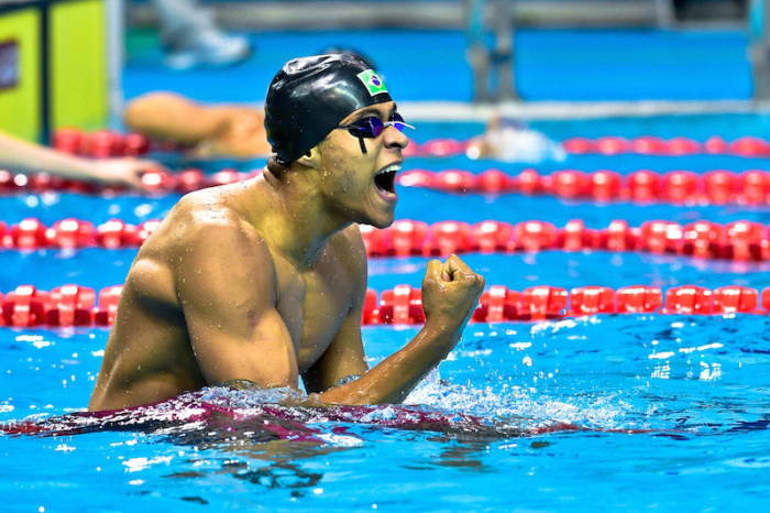 Matheus Santana ganha ouro nos 100m livre nos Jogos de Nanquim Matheus Santana ganha ouro nos 100m livre nos Jogos de Nanquim