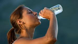 Desidratação é um dos principais riscos do verão, alerta cardiologista