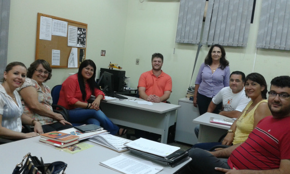 Membros da Coordenadoria de Políticas Públicas para a Mulher, juntamente com representantes da Uems de Amambai. Seminário acontece nessa quarta-feira (18), às 19 horas / Foto: Assessoria