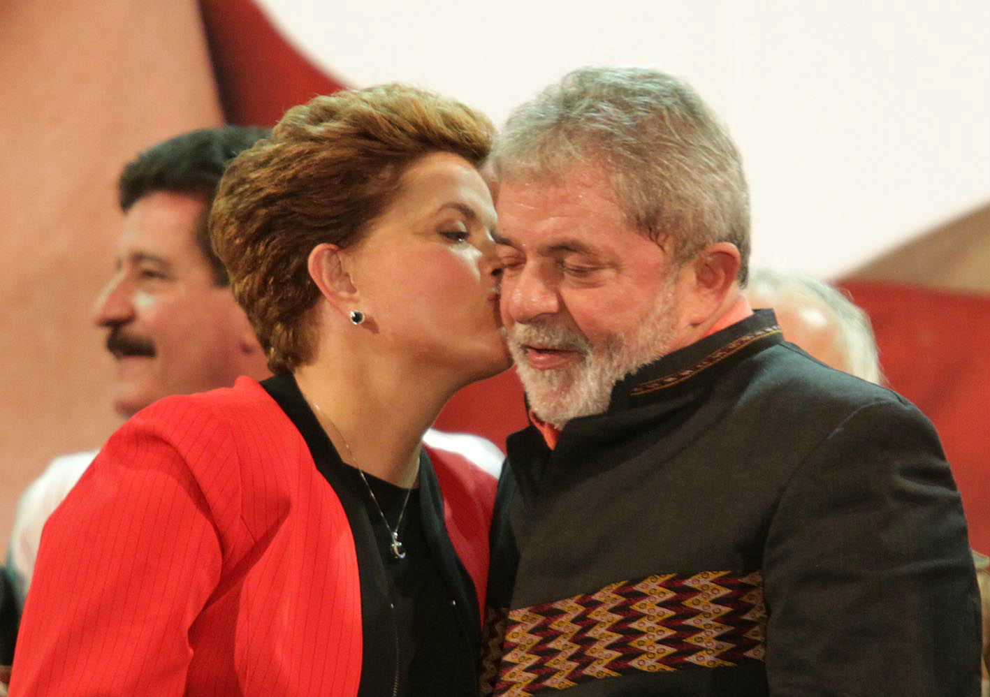 Dilma viaja para São Paulo onde irá se encontrar com Lula Dilma viaja para São Paulo onde irá se encontrar com Lula