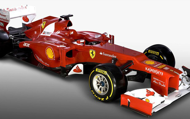 Com linhas retas e degrau no bico, Ferrari lança seu carro para 2012 Com linhas retas e degrau no bico, Ferrari lança seu carro para 2012