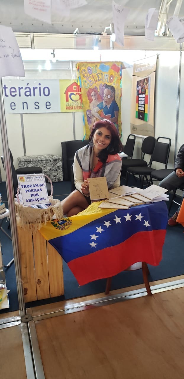 Imigrantes venezuelanas ensinam Espanhol e música em escolas de Dourados