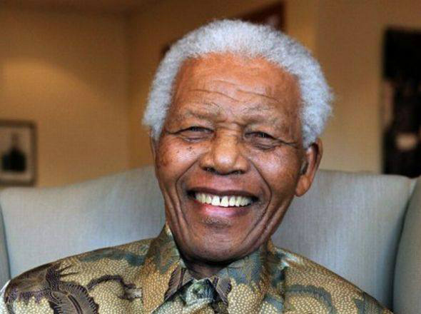 Mandela completa 94 anos e recebe cumprimentos de líderes internacionais