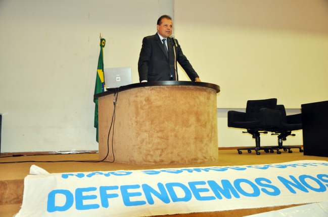 Deputados e produtores rurais apoiam PEC da demarcação de terras indígenas Presidente da Acrissul, Francisco Maia, discursa no Plenário Nereu Ramos