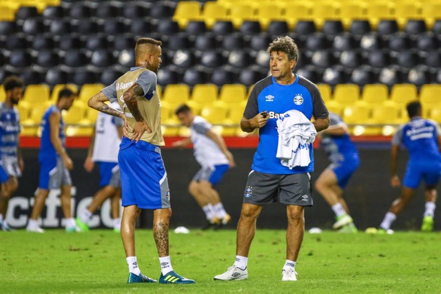 Renato Gaúcho terá Luan (esquerda) e todos os demais titulares (Foto: Lucas Uebel/Grêmio FBPA)