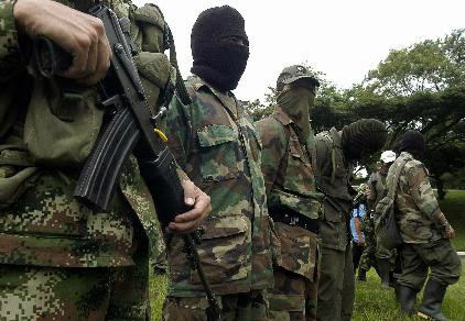 Farc anunciam libertação de policiais e soldado capturados