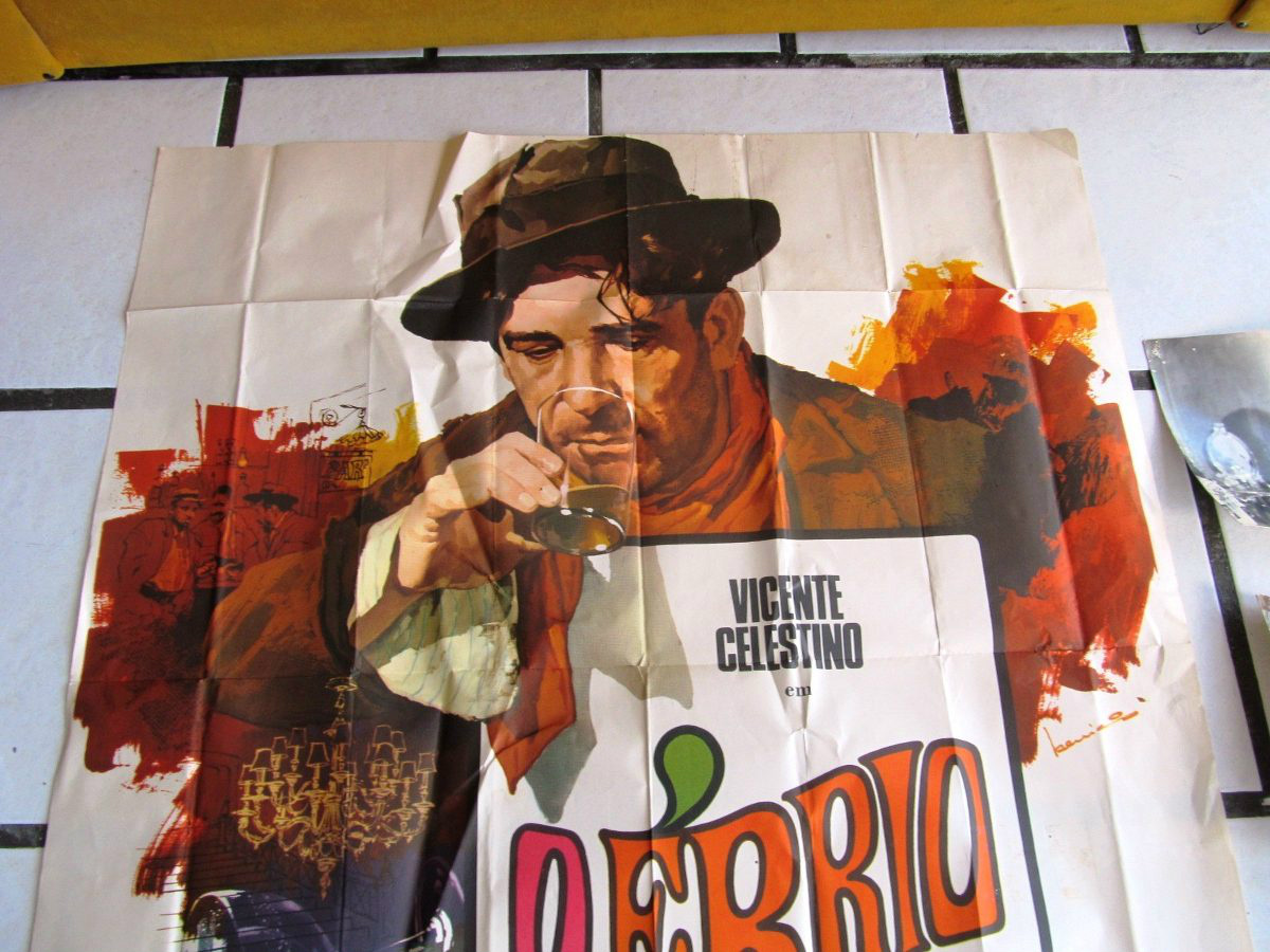 O Ébrio é um filme brasileiro de 1946 dirigido por Gilda de Abreu e escrito por ela e seu marido Vicente Celestino, que protagoniza o filme. Inspirado na canção epônima de Celestino, a história havia sido antes transposta para uma peça de teatro. É possivelmente um dos maiores sucessos da história do cinema brasileiro. Estima-se um público de 5 milhões de espectadores nos primeiros quatro anos,[1] números que podem chegar a 8 milhões no total.