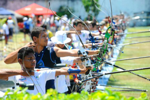 Jovens indígenas se destacam na arquearia profissional Jovens indígenas do Amazonas participam do 7° Campeonato Brasileiro Infantil, Cadete, Juvenil de Tiro com Arco 2014, o projeto busca vagas para Olimpíadas / Foto:Tânia Rêgo