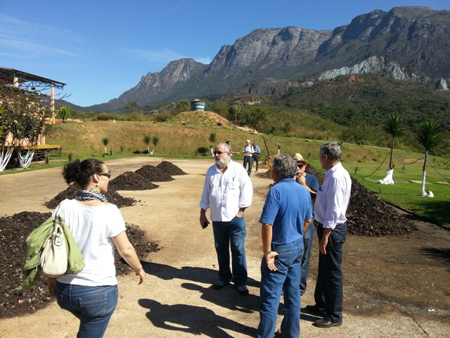 Os engenheiros conheceram o processo de compostagem de Catas Altas utilizado para o reaproveitamento do resíduo sólido orgânico