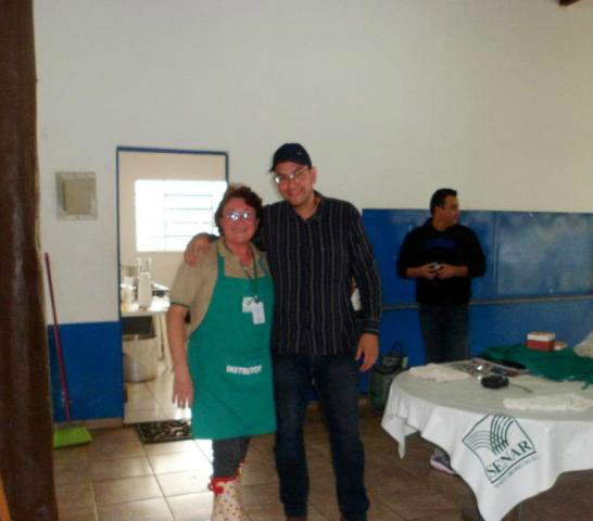 Jefferson Damaceno do Nascimento e a professora Cristina Sartori.