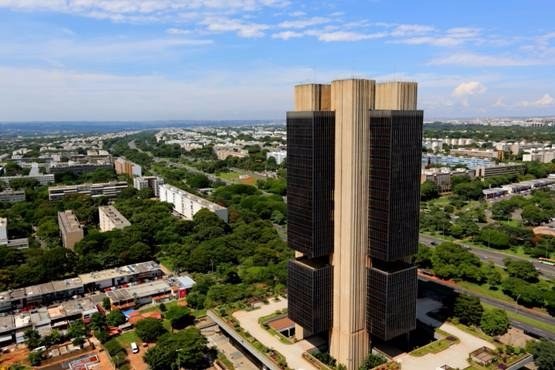 Dados confirmam estabilização da economia Taxas básicas de juros continuarão a cair