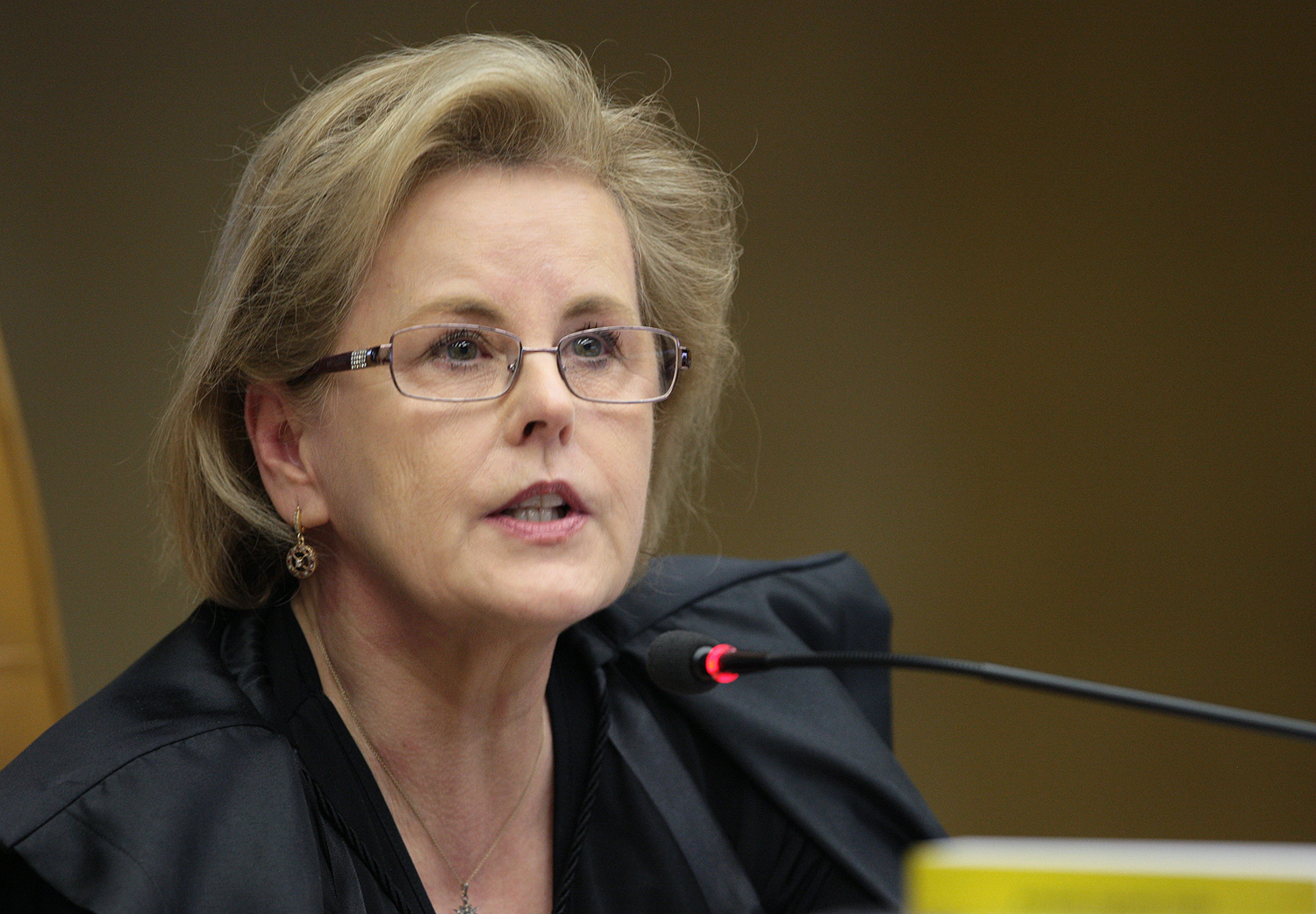 Dilma pode ter cargo público antes de STF julgar votação fatiada Rosa Weber/Divulgação