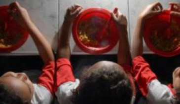 A criança obesa tem de 50% a 80% mais chance de se tornar um adulto jovem obeso Arquivo/Agência Brasil