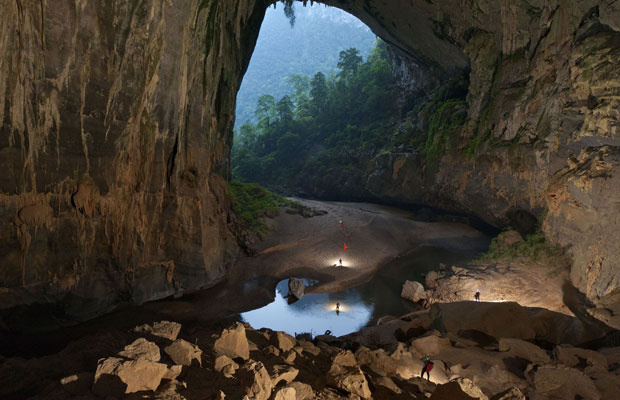 Durante as expedições, as equipes encontraram estalagmites de mais de 70 metros de altura dentro de Hang Son Doong