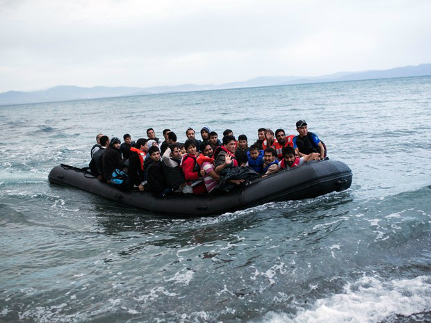 Naufrágio próximo à costa da Turquia deixa 18 migrantes mortos