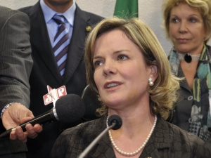 Senadora assume hoje a Casa Civil Senadora assume hoje a Casa Civil
