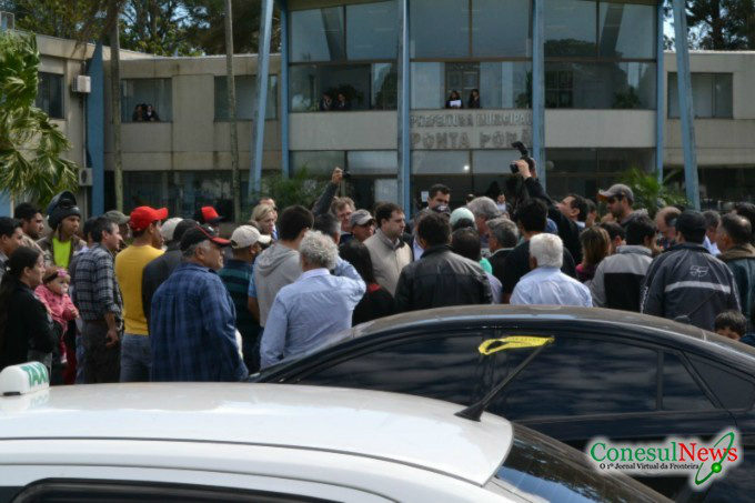 Taxistas fizeram manifestação em Ponta Porã