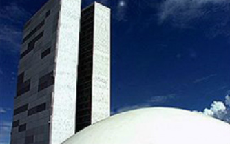 Senadores aprovam PEC que estende Ficha Limpa ao serviço público Senadores aprovam PEC que estende Ficha Limpa ao serviço público