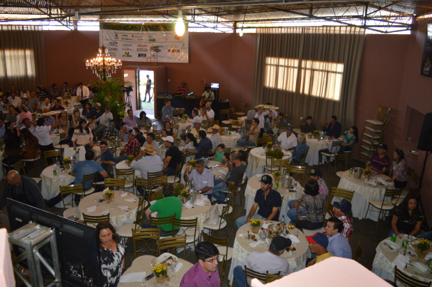 10º Leilão Sucessores é recheado de emoção e sucesso de vendas Cerca de 300 pessoas estiveram presentesFoto: Moreira Produções