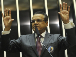 Henrique Eduardo Alves é eleito presidente da Câmara no primeiro turno