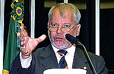 Antônio Carlos Biffi ressalta que a proposta apenas regulariza a posse da área, já utilizada pela instituição.