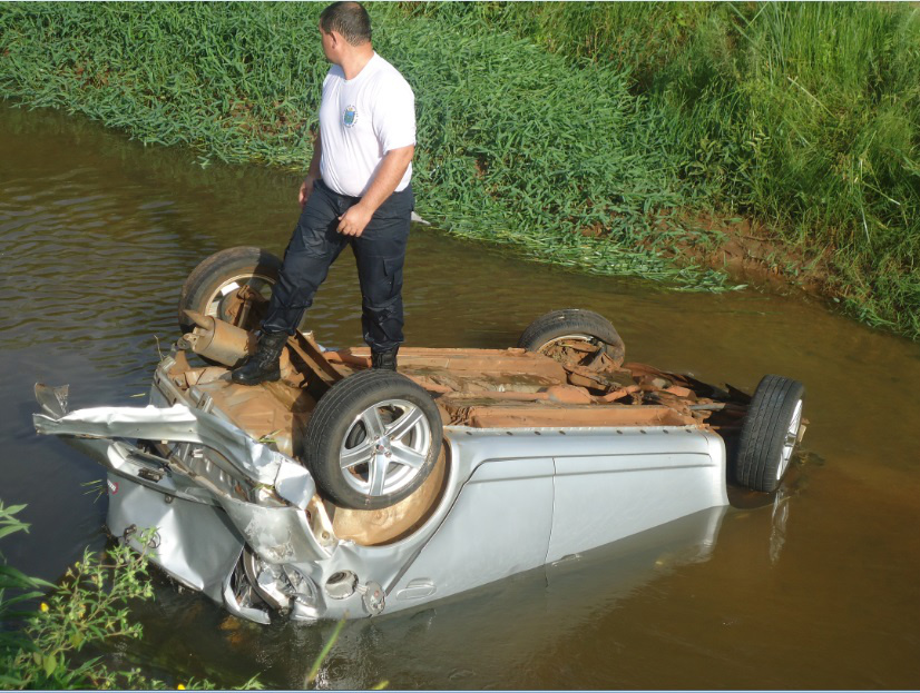 A maconha era transferida em um carro de origem paraguaia.