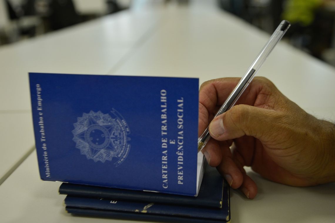 Novo período para saque do abono salarial 2016 começa dia 26 de julho Novo período para saque do abono salarial 2016 começa dia 26 de julho