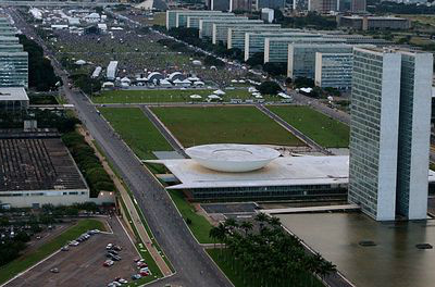 Governo anuncia corte de dez ministérios