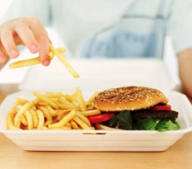 Projeto institui regras para a publicidade de alimentos não saudáveis Projeto institui regras para a publicidade de alimentos não saudáveis