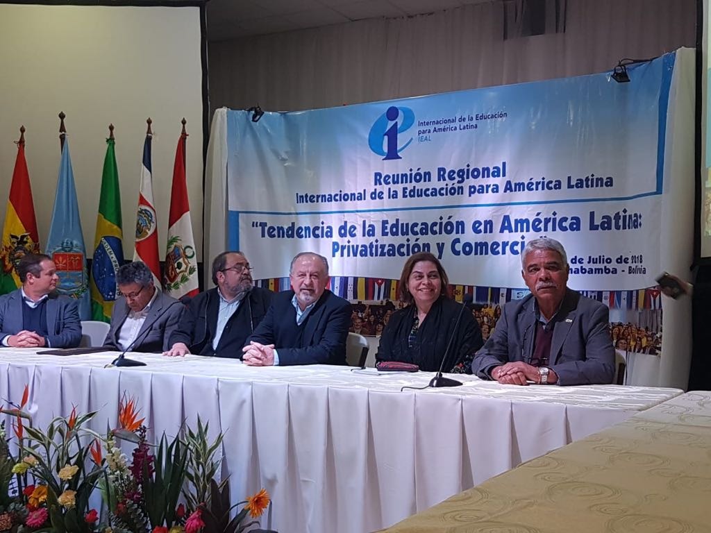 Presidenta da Fetems participa do Encontro Internacional na Bolivia