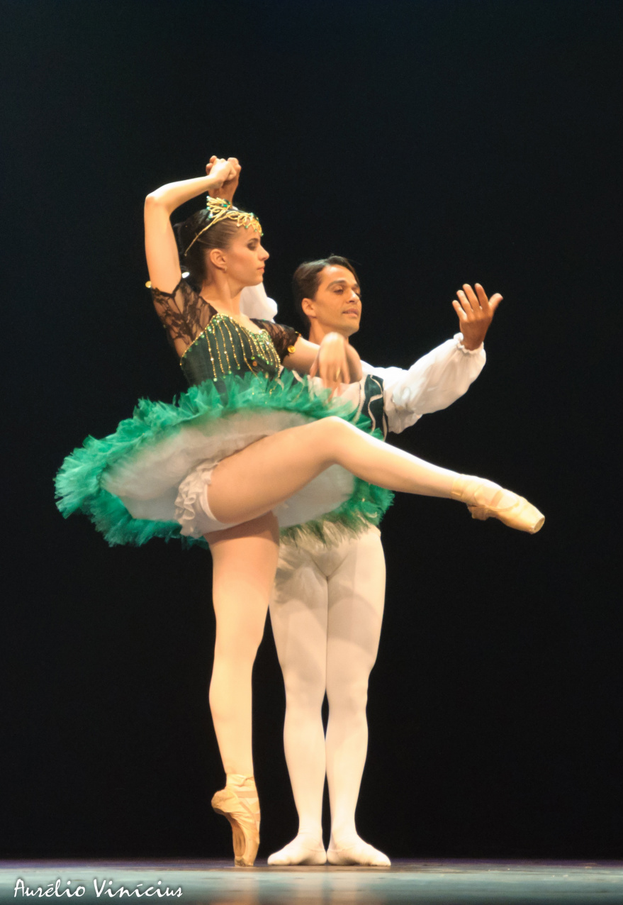 Grupo de ballet clássico e jazz, Zoe Escola de Dança, também se apresenta ao público amambaiense / Foto: Divulgação
