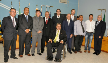 Mensagem do prefeito de Amambai na reabertura das sessões da Câmara O prefeito de Amambai com os vereadores na primeira sessão de 2012.