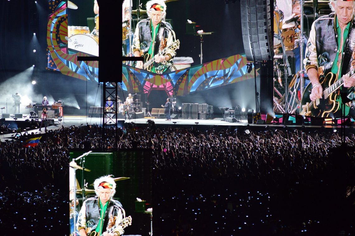 Fãs comemoram o Dia Mundial do Rock neste sábado (13) Agência Lusa/EPA/Alejandro Ernesto/Direitos Reservados