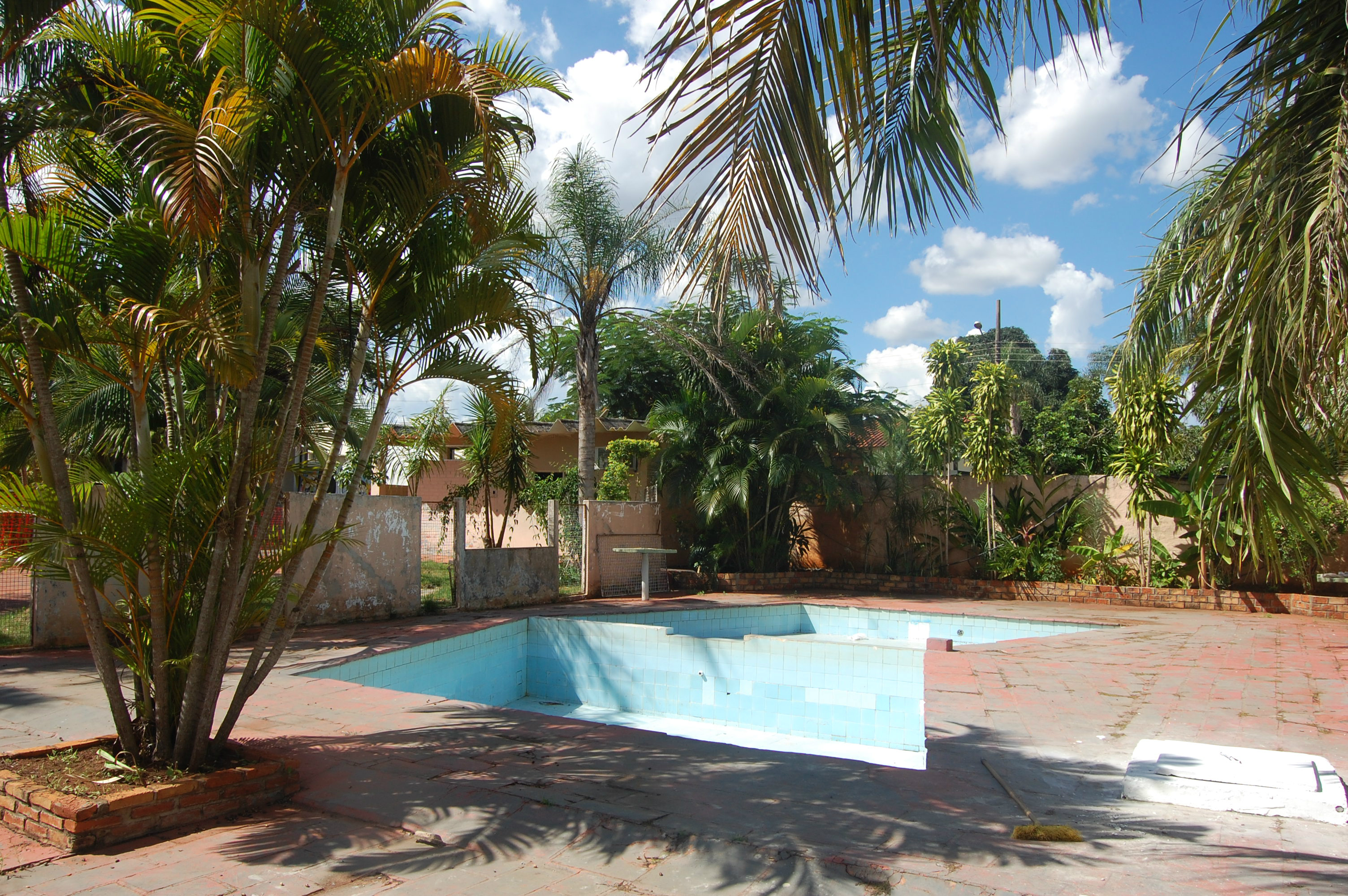 Reforma do Centro de Eventos qualifica atendimento em Amambai Sobre as reclamações em relação à água parada das piscinas, é improcedente qualquer acusação de falta de saneamento.