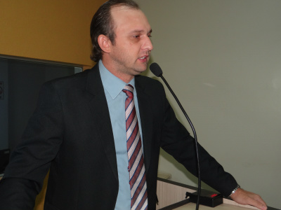 Luciney solicita transporte escolar para alunos de cursinho pré-vestibular Vereador de Amambai, Luciney Bampi (PV), autor do requerimentoFoto: Moreira Produções