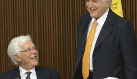Moreira Franco diz que declaração de Cunha sobre governo não o deixa "zangado" O secretário-executivo do programa, Moreira Franco, ao lado do presidente Michel Temer Antonio Cruz/ Agência Brasil