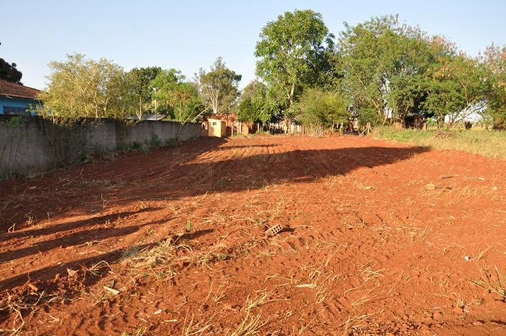 Capela mortuária será construída na vila Limeira pela prefeitura de Amambai Ato de assinatura aconteceu nessa sexta-feira (21). De acordo com empresa responsável, a obra será concluída dentro de 120 dias. (Foto: Decom)